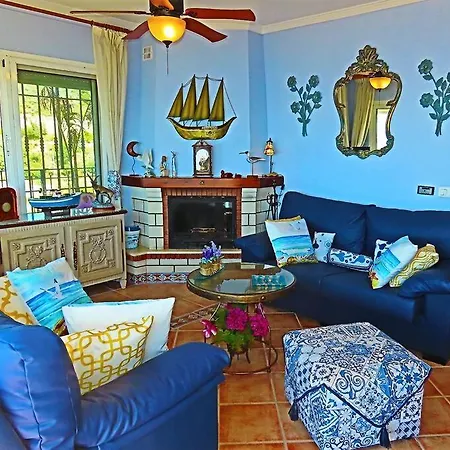 Balcon Del Duende : Seafront Paradise Apartment Nerja