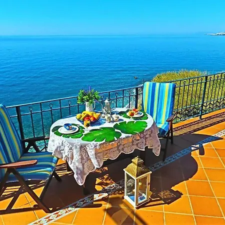 Balcon Del Duende : Seafront Paradise
