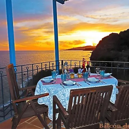Balcon Del Duende : Seafront Paradise