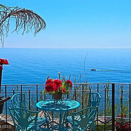 Apartment Balcon Del Duende : Seafront Paradise