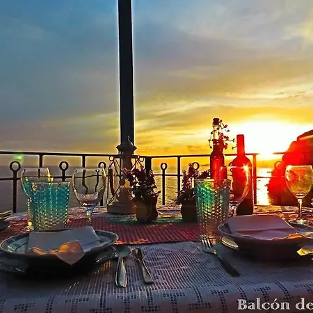 Apartment Balcon Del Duende : Seafront Paradise