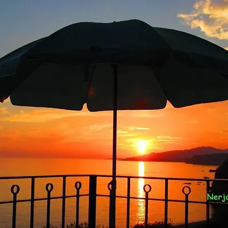 Balcon Del Duende : Seafront Paradise