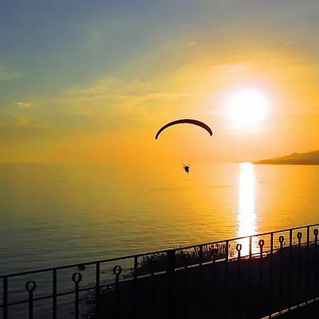 Balcon Del Duende : Seafront Paradise * نيرخا